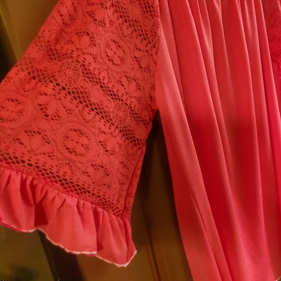 Blouse /Top/Tunic - Picture 3 of 4